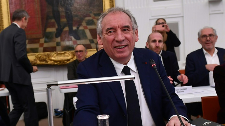 Entre la crise &agrave; Mayotte et Pau, Bayrou consulte et esp&egrave;re former un gouvernement "cette semaine"