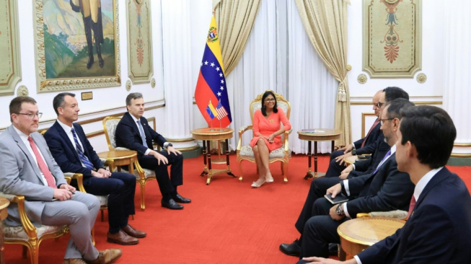 La presidenta interina de Venezuela recibe al nuevo jefe de la misi&oacute;n diplom&aacute;tica de EEUU 