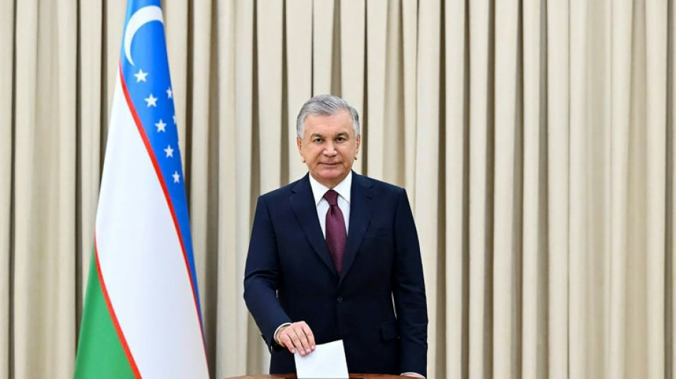 Presidente Mirziyoyev &eacute; reeleito com ampla maioria no Uzbequist&atilde;o
