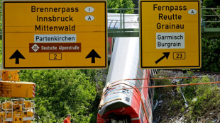 Bergungsarbeiten nach schwerem Zugungl&uuml;ck in Bayern fortgesetzt