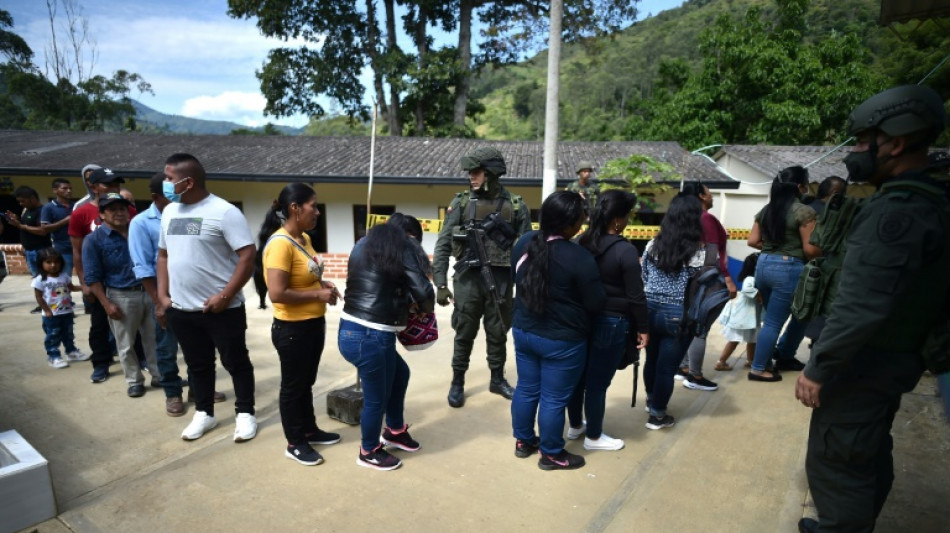 Colombie: &eacute;lections dans le calme, le champion de la gauche renforce sa position de favori