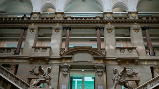 "Nous on subit" : au proc&egrave;s de l'ost&eacute;opathe accus&eacute; de viols, les patientes solidaires