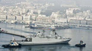 Fregata italiana attracca al porto di Algeri per manovre congiunte