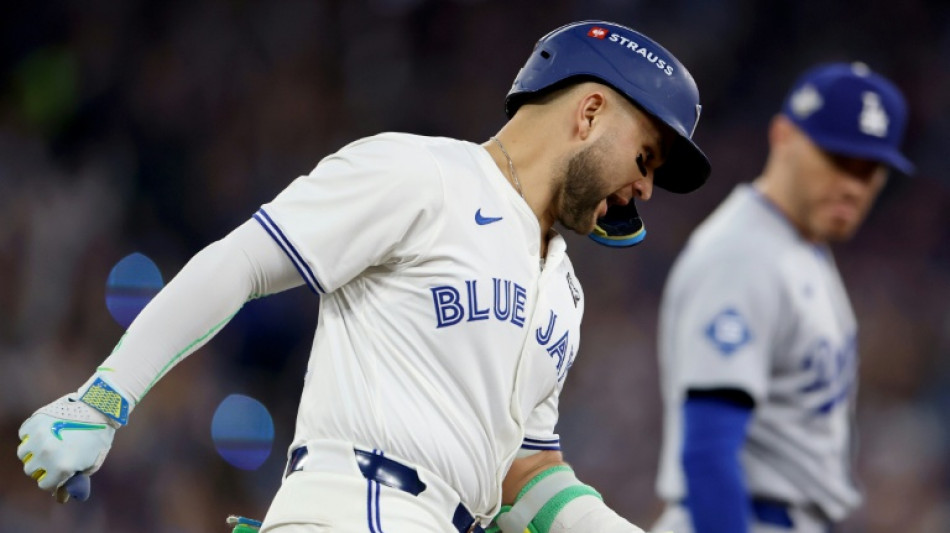 Mets sign Bichette after Tucker opts for Dodgers: reports