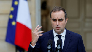 Lecornu reconduit par Macron mais éconduit par les ténors de LR