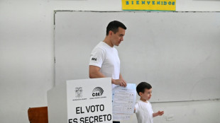 Ecuador votó referendo sobre regreso de bases militares extranjeras y nueva Constitución