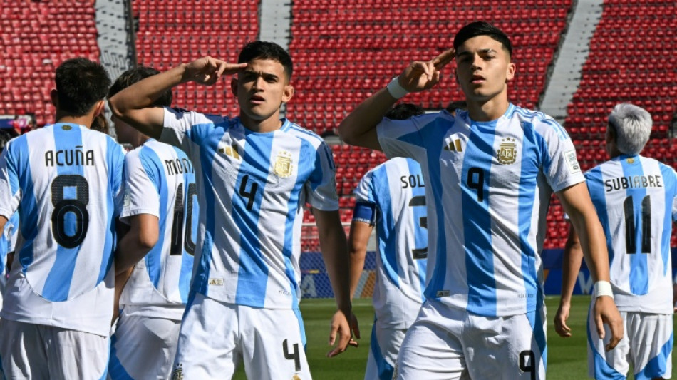 Argentina goleia Nigéria (4-0) e avança às quartas de final do Mundial Sub-20