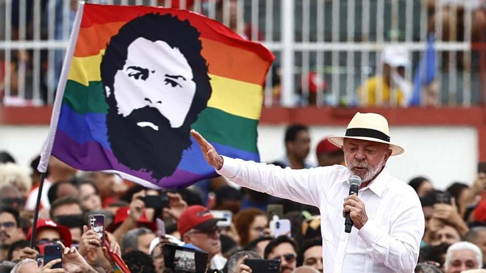Lula, 'Bolsonaro ha trasformato un usuraio in un banchiere'