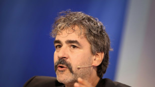 Deniz Y&uuml;cel tritt als Pr&auml;sident der Schriftstellervereinigung PEN zur&uuml;ck