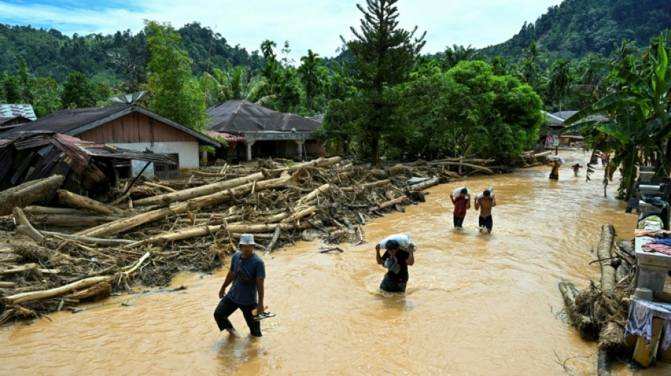 Inondations: la col&egrave;re monte en Indon&eacute;sie face &agrave; la lenteur de l'aide