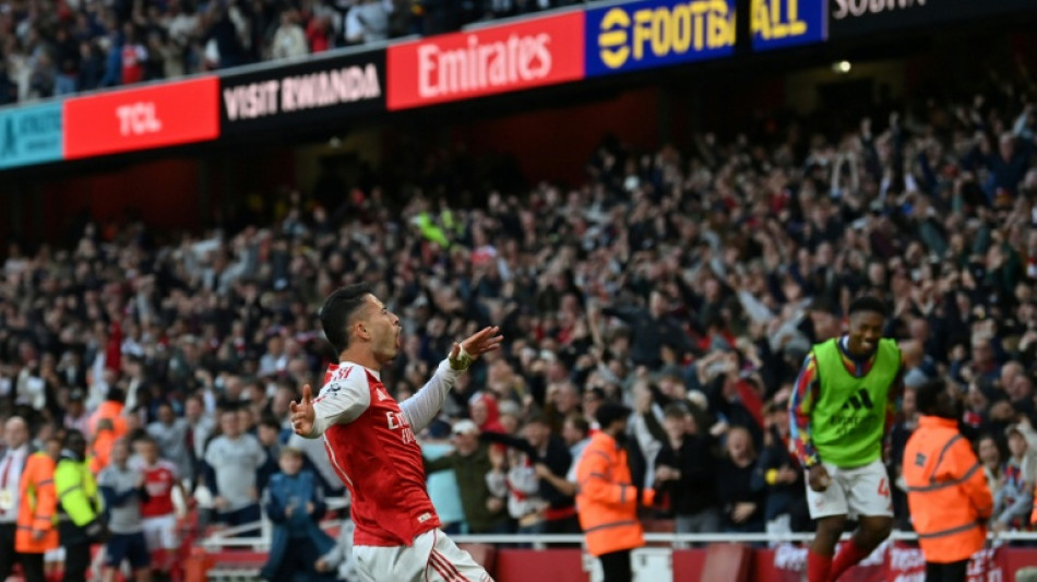 Martinelli marca nos acréscimos e Arsenal empata com Manchester City (1-1)