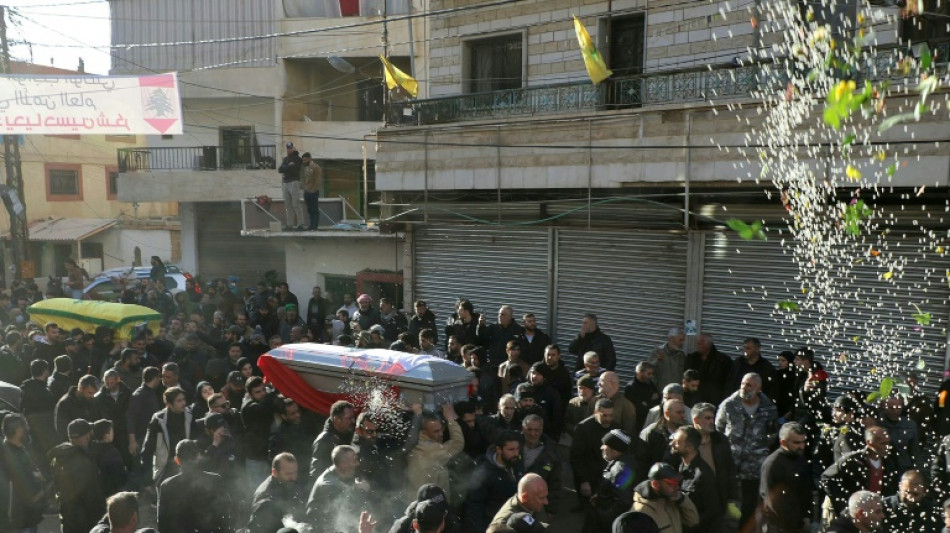 Isra&euml;l bombarde &agrave; nouveau Beyrouth, combats dans l'est du Liban
