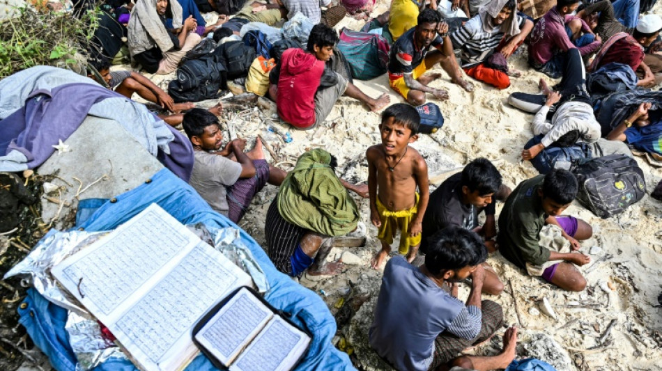 Indon&eacute;sie: 200 nouveaux r&eacute;fugi&eacute;s rohingyas conduits dans un centre d'h&eacute;bergement