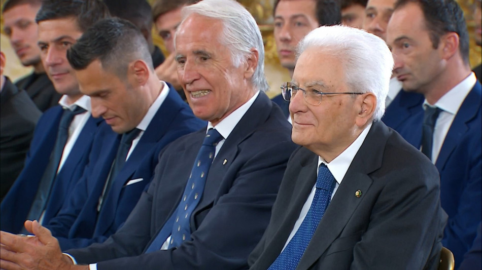 Mattarella, calciatori esempio per i giovani, siate responsabili
