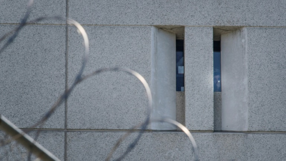 Presos en EEUU generan miles de millones con su trabajo pero ganan "centavos", seg&uacute;n un informe