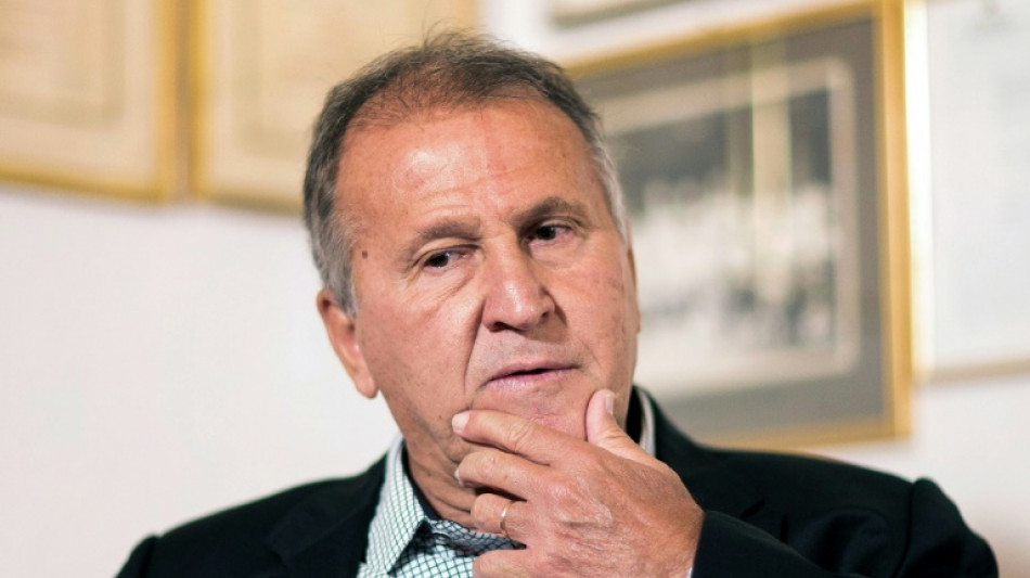 El brasile&ntilde;o Zico, v&iacute;ctima de un robo en Par&iacute;s