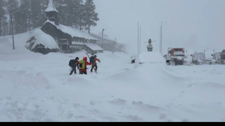 Ten skiers missing in California avalanche