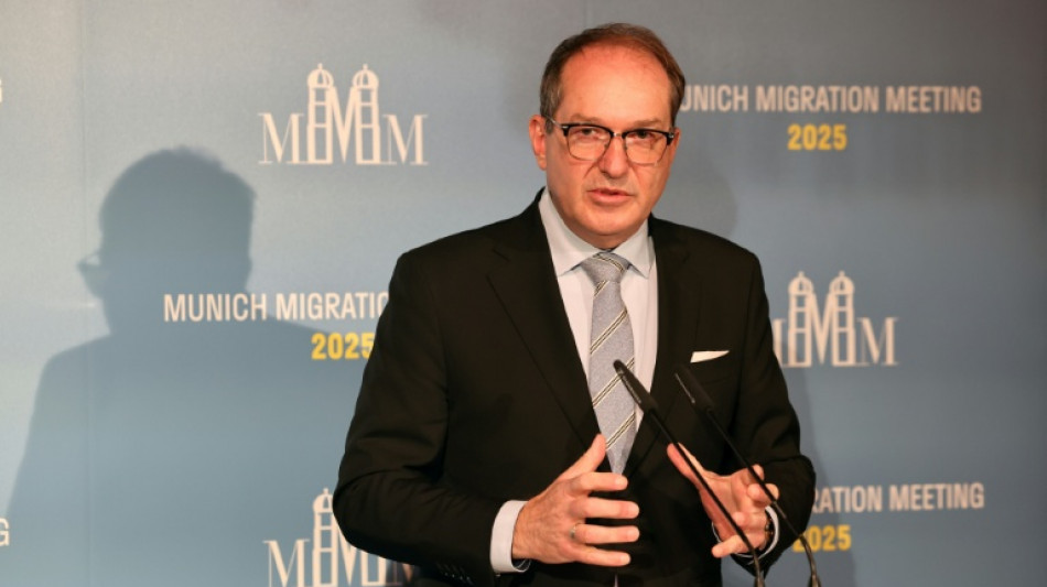 Rückkehrzentren für Migranten in Drittstaaten: Dobrindt weist auf rechtliche Hürden hin