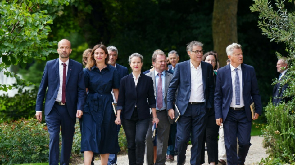 Matignon: consultations &agrave; l'Elys&eacute;e, journ&eacute;e de dupes entre Macron et le NFP ?