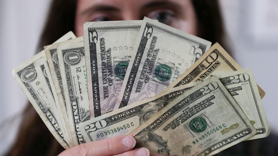 Euro invariato sul dollaro, scambiato a 1,1677