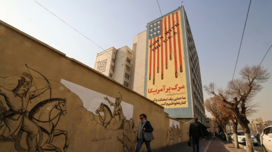 Presidente do Ir&atilde; ordena for&ccedil;as de seguran&ccedil;a a n&atilde;o reprimir manifestantes