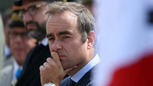 Macron nomme Sébastien Lecornu à Matignon, un proche chargé de négocier avec les partis