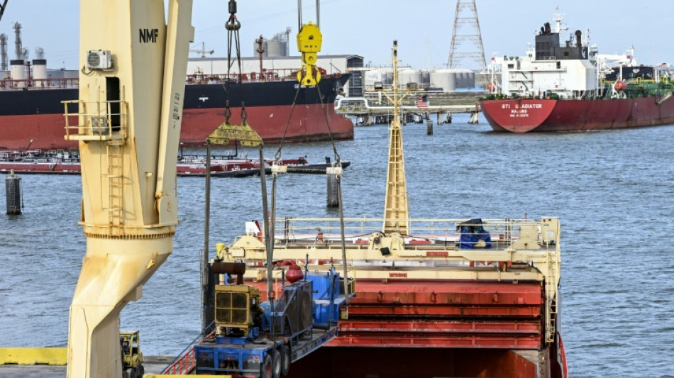 Venezuela oil reserves both entice and repel energy giants