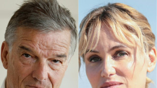 Judith Godr&egrave;che porte plainte pour viols sur mineure contre le r&eacute;alisateur Beno&icirc;t Jacquot