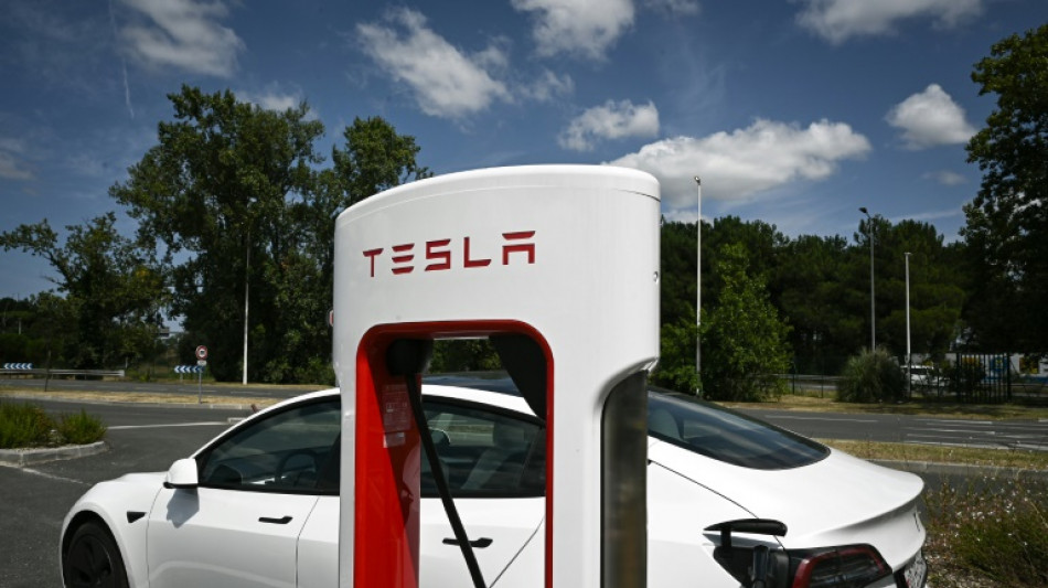 Accident mortel &agrave; Paris en 2021: Tesla appel&eacute; &agrave; modifier son syst&egrave;me de freinage d'urgence