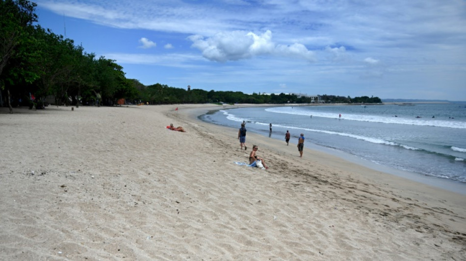 Bali deporta a una turista rusa por hacerse una foto desnuda junto a un &aacute;rbol sagrado