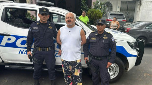 Detenido en El Salvador abogado crítico de Bukele, acusado de "lavado de dinero"