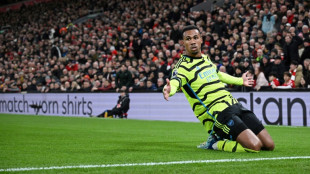 Arsenal empata com Liverpool e se mant&eacute;m na lideran&ccedil;a do Ingl&ecirc;s