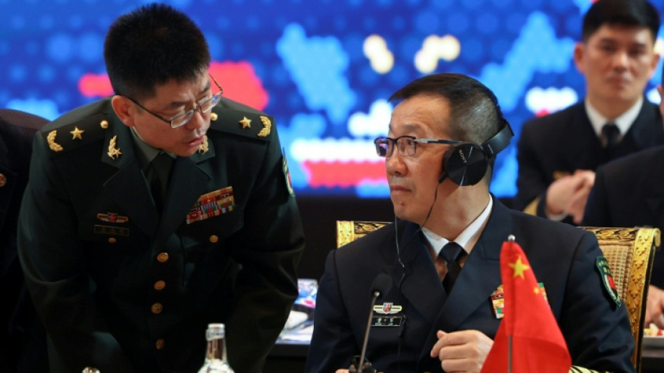 El ministro chino de Defensa llama a EEUU a construir "confianza"