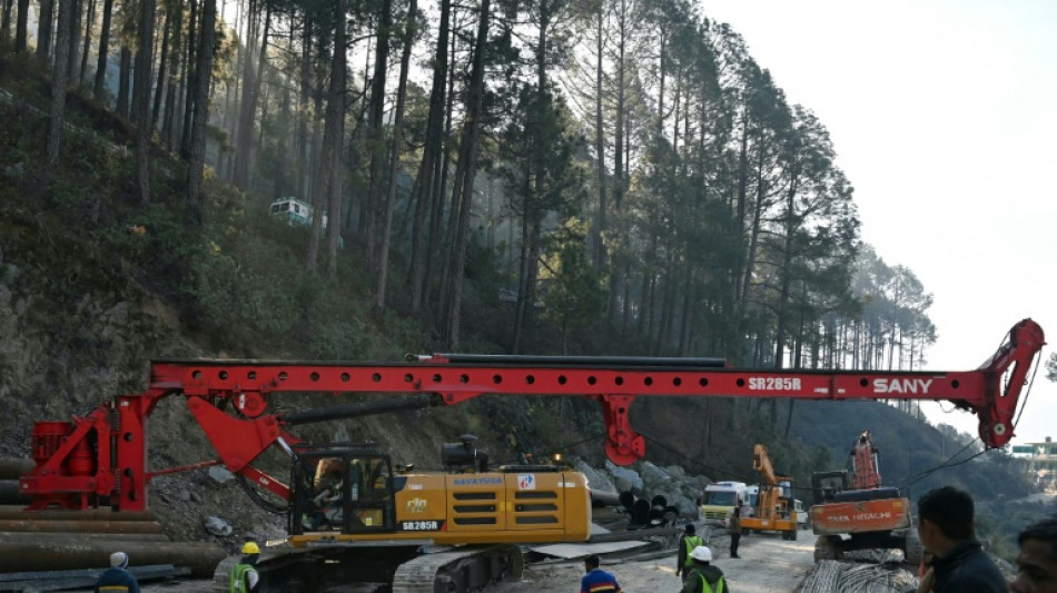Inde: nouvel obstacle &agrave; neuf m&egrave;tres des 41 ouvriers pi&eacute;g&eacute;s dans un tunnel