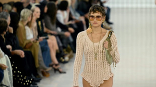 Chloé insiste en la moda "bohemia chic" para el verano